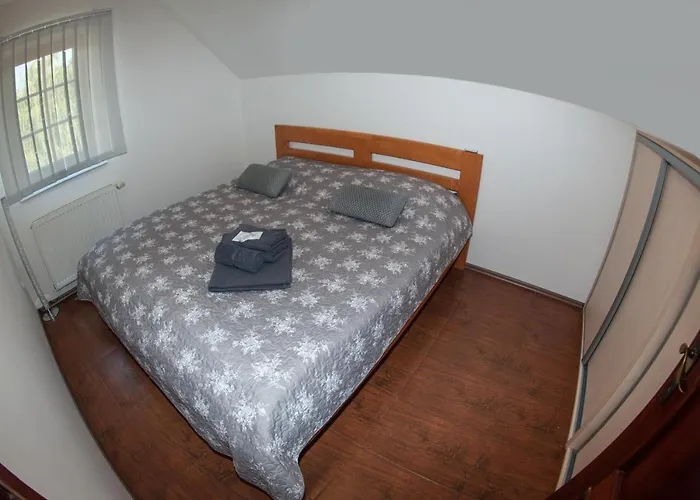 čerti 3*